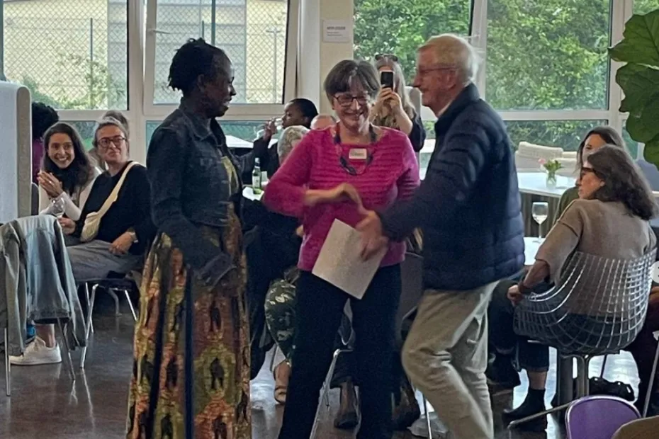 Volunters receiving a reward